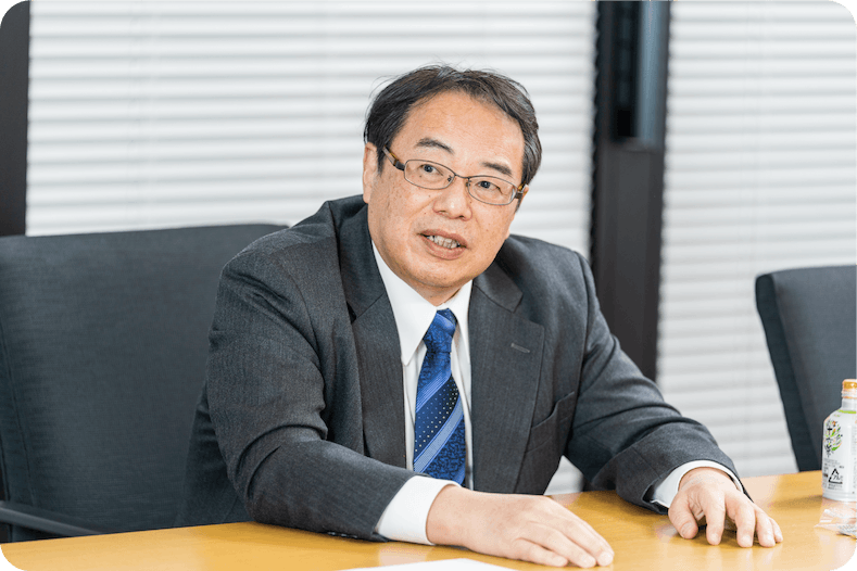 interview_6_kaku_04-No.2_TOH9606.png